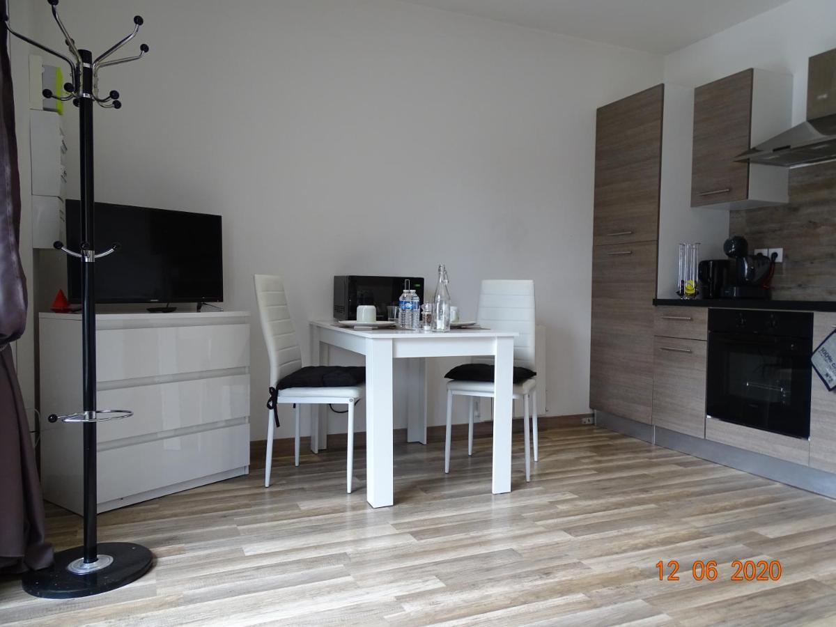 Legend- Parking Prive Gratuit- Terrasse Privee- Wifi - Convert - Alimentec Bourg-en-Bresse Exterior photo