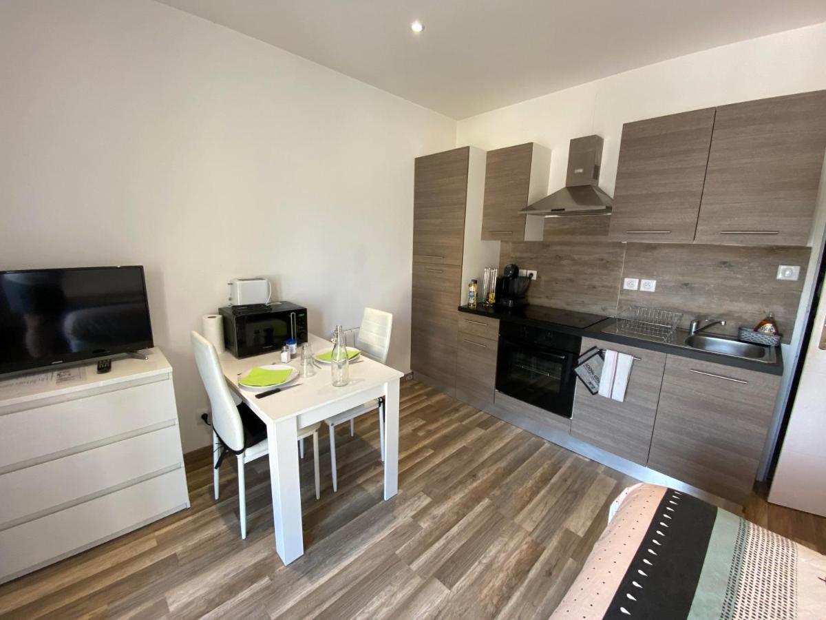 Legend- Parking Prive Gratuit- Terrasse Privee- Wifi - Convert - Alimentec Bourg-en-Bresse Exterior photo